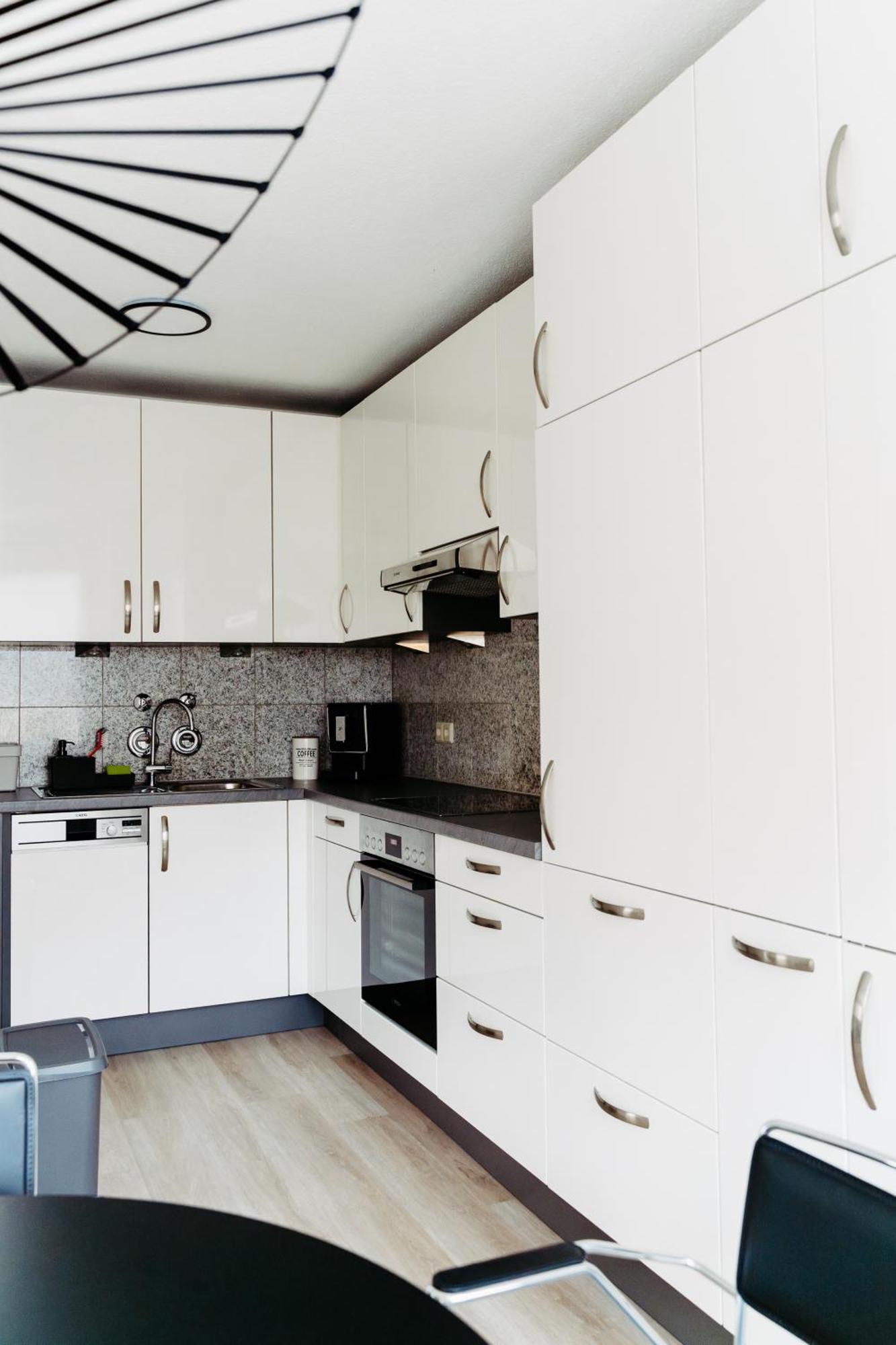 Lubu Stay Central, Cozy, With Workspace And Parking Людвигсбург Экстерьер фото